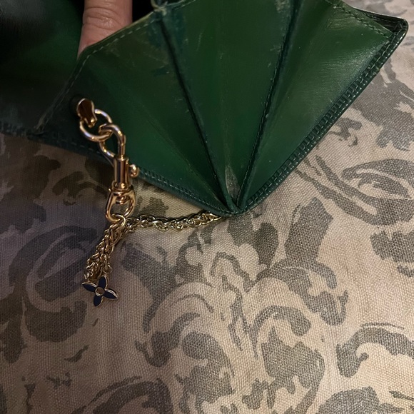 Louis Vuitton womens bifold green Epi leather Sarah wallet - Picture 11 of 14